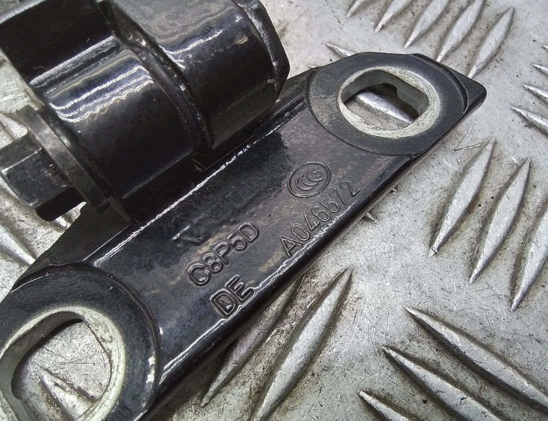 VOLVO V60 1 generation (2010-2020) Predný ľavý dverový pant 31218518,a046572 29791786