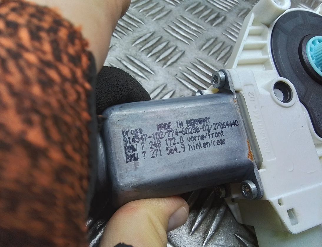 BMW 5 Series F10/F11 (2009-2017) Motor ovládania okna pravých predných dverí 7248172,72481720,7271564,72715649,914547102,7746023802,942889100 32076879