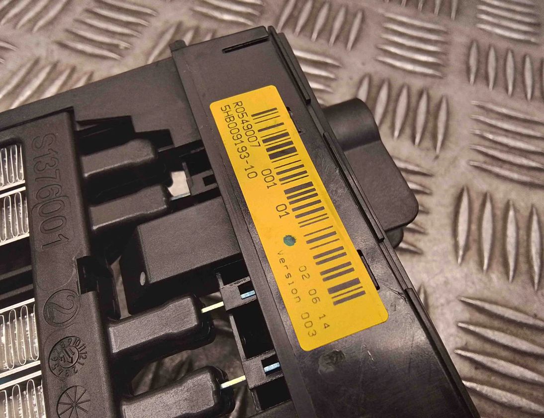 BMW 5 Series F10/F11 (2009-2017) Электрический радиатор печки 94119163371,9411916337103,5hb009193,5hb00919310,r0549007,s2226005,916337103,s1376001,9163371 32403771