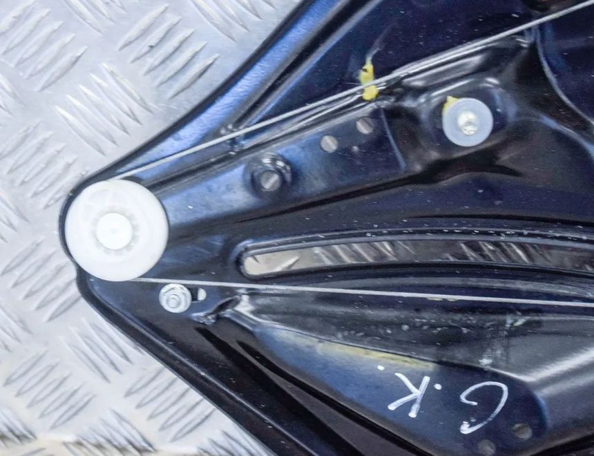 MERCEDES-BENZ E-Class W212/S212/C207/A207 (2009-2016) Zdvíhač pravého zadného dverového okna A2076701303,961881103 10050750