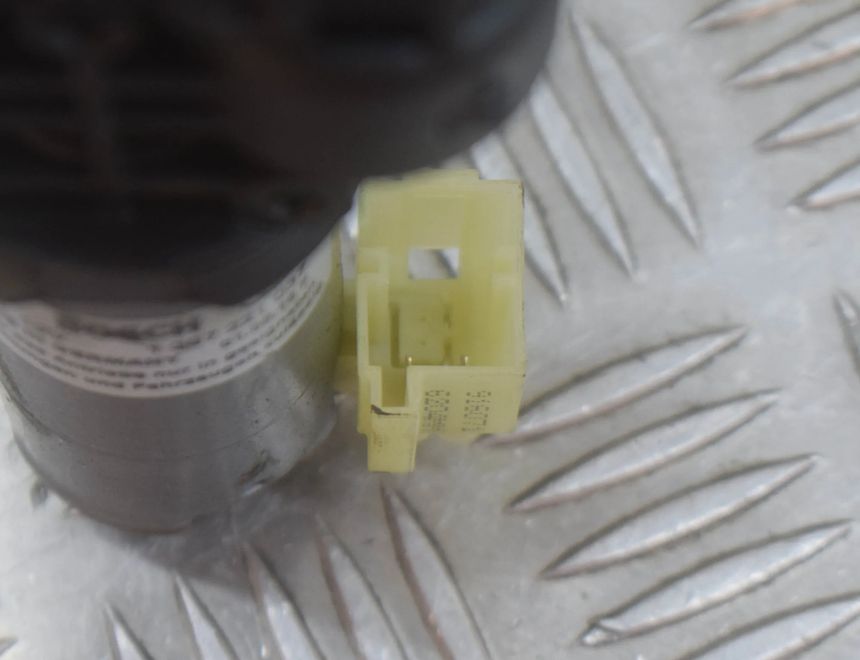 AUDI A4 B9/8W (2015-2024) Right Tailgate Power Lift Motor 0390204156,8W9827300A,8W9827852A,1397221037 13380947