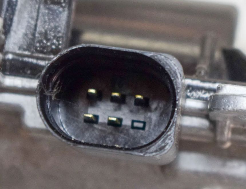 SKODA Superb 3 generation (2015-2023) Доводчик задней крышки 5TA827887C 14549336