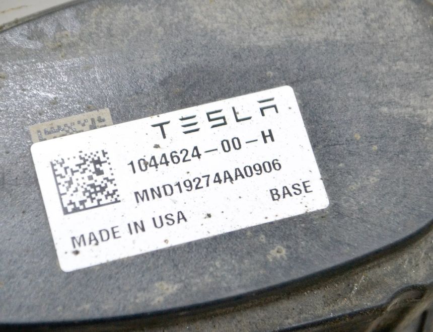 TESLA Model 3 1 generation (2017-2024) Супорт тормозов задний левый 1044624-00-H 14892286