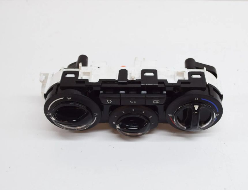 PEUGEOT 208 Peugeot 208 (2012-2015) Pегулятор климы T1013332G,E1063173,96722483ZD 15316605