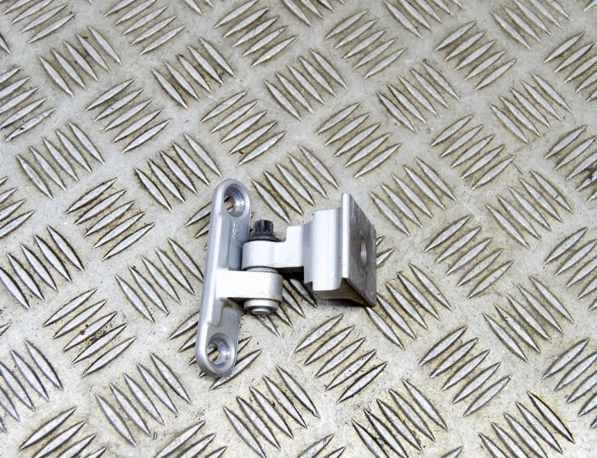 BMW 6 Series F06/F12/F13 (2010-2018) Шарнир передней правой двери 7193114 17430241