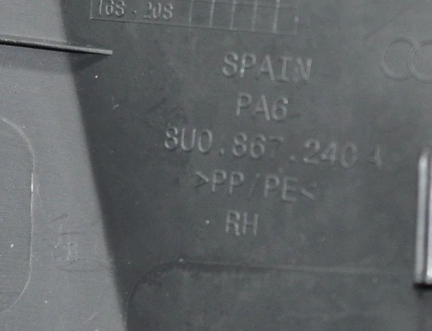 AUDI Q3 8U (2011-2020) Стойка правой стороны 8U0867240A 1987877