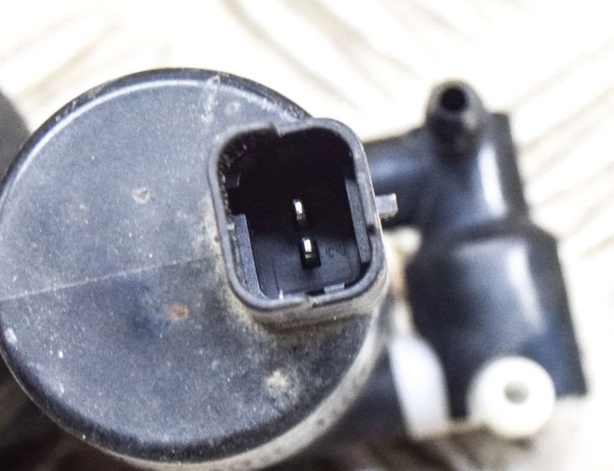 PEUGEOT 2008 2 generation (2019-2023) Washer Tank Motor 9825893480 21405721