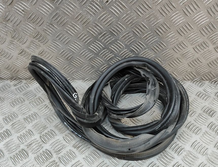 VOLKSWAGEN ID.4 1 generation (2020-2023) Gumené tesnenie krytu batožinového priestoru 11A827705B 22156522