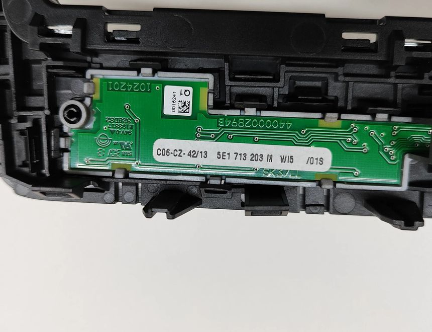 SKODA Octavia 3 generation (2013-2020) Plastový obklad páky prevodovky 5E1713203M 22475818