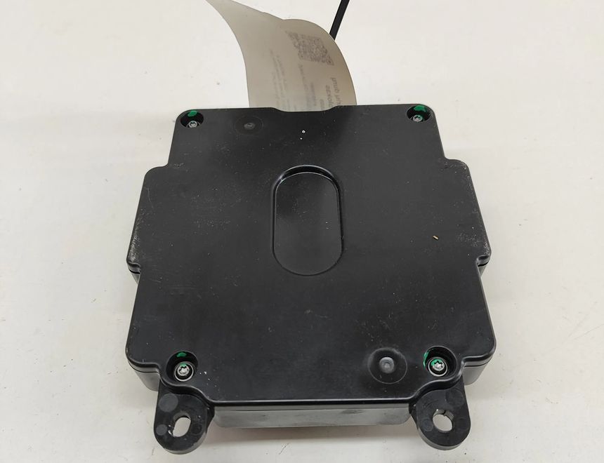 TESLA Model X 1 generation (2015-2024) Блок управления дверей левый задний 1062056-00-B 23074609