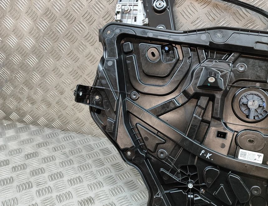 TESLA Model Y 1 generation (2020-2024) Front Left Door Window Regulator 1495510-00-F 23138043