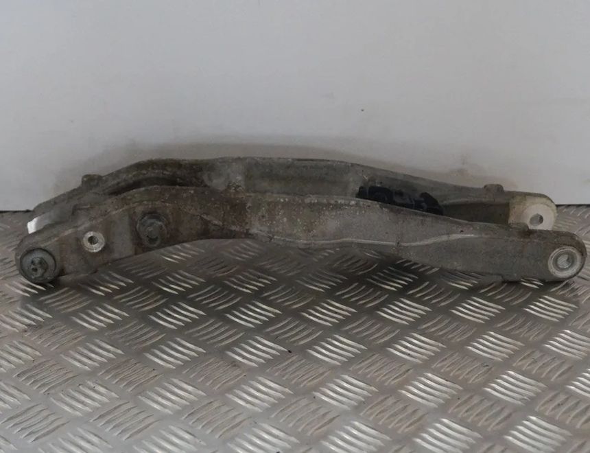 MERCEDES-BENZ E-Class W213/S213/C238/A238 (2016-2024) Pravé zadné rameno trojhranného ramena A2053300 2331173