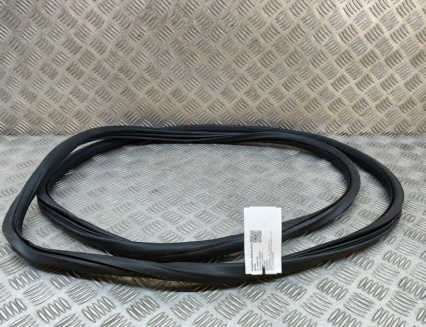 VOLKSWAGEN Touareg 2 generation (2010-2018) Pravé predné dvere tesnenie guma 7P0867365H 24471138