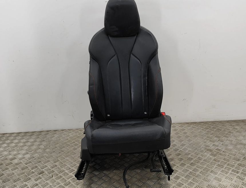 SKODA Enyaq 1 generation (2020-2023) Interiérové sedadlá s kitom dverí 5LB867014G,5LG867023F,5LG867024F,1EA959760H,4K0881105K,5WA881046F,5LA885375G,3V0885502T,3V0885501C,5LB867013G 25079690