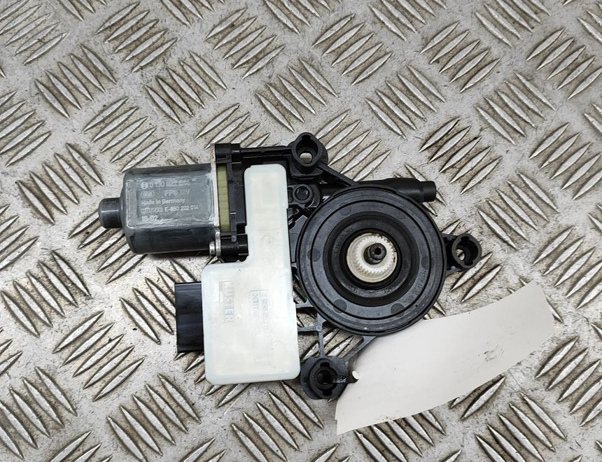 VOLKSWAGEN Golf 7 generation (2012-2024) Rear Right Door Window Control Motor 0130822694,5Q0959812D 26020010