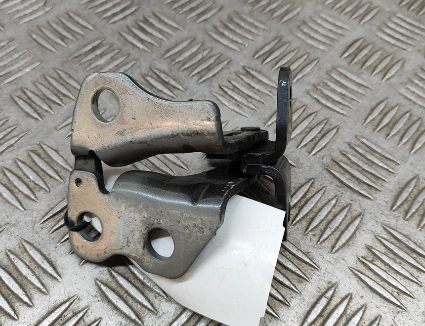 TESLA Model 3 1 generation (2017-2024) Задний левый дверной шарнир 1091331-00-F 26243591