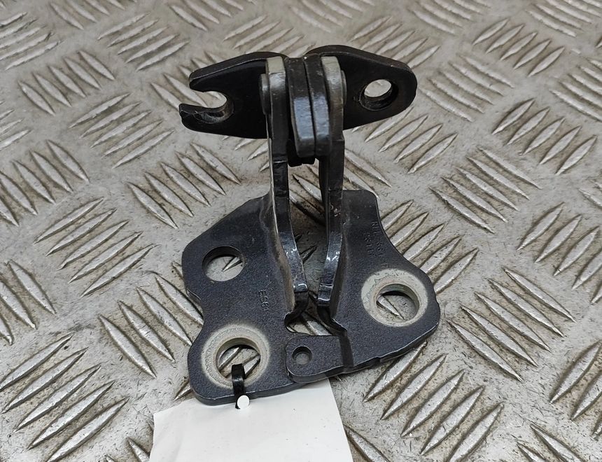 TESLA Model 3 1 generation (2017-2024) Задний левый дверной шарнир 1091331-00-F 26243591