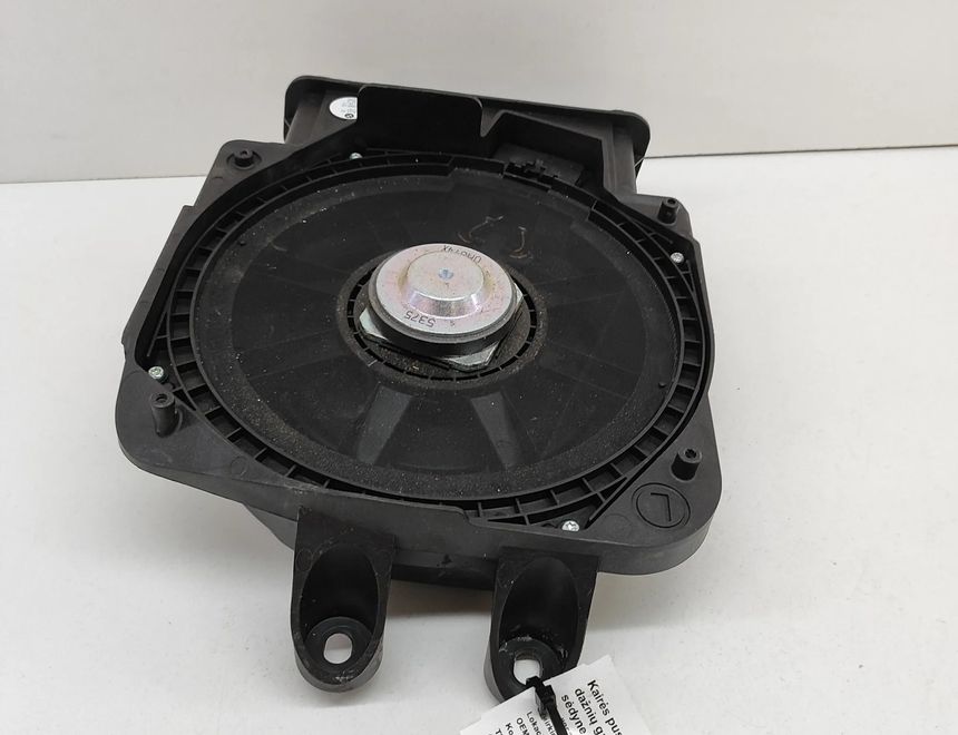 MINI Countryman 2 generation (F60) (2016-2024) Ľavý podlahový reproduktor basov 9275995 26289791