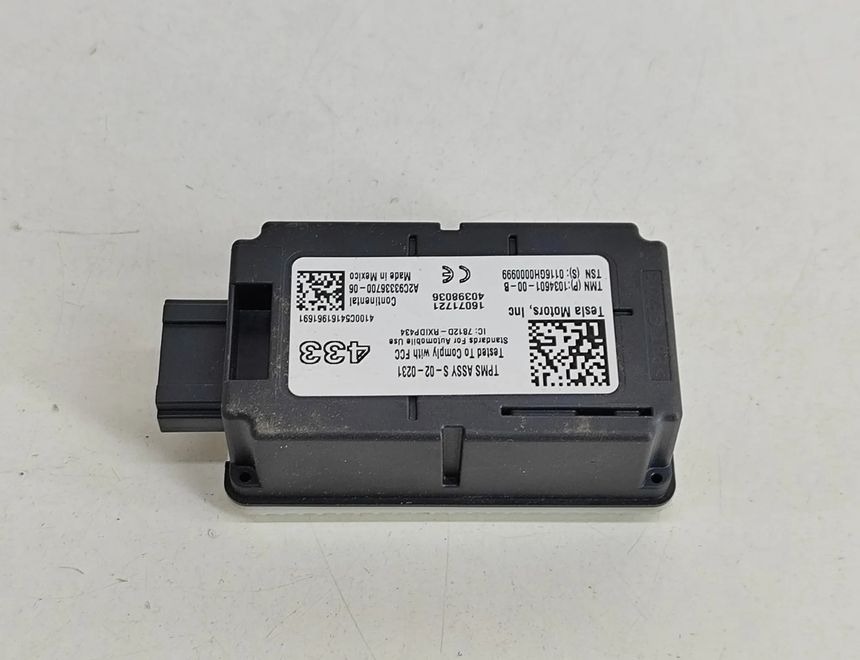 TESLA Model X 1 generation (2015-2024) Tyre Pressure Control Module 1034601-00-B 27213203