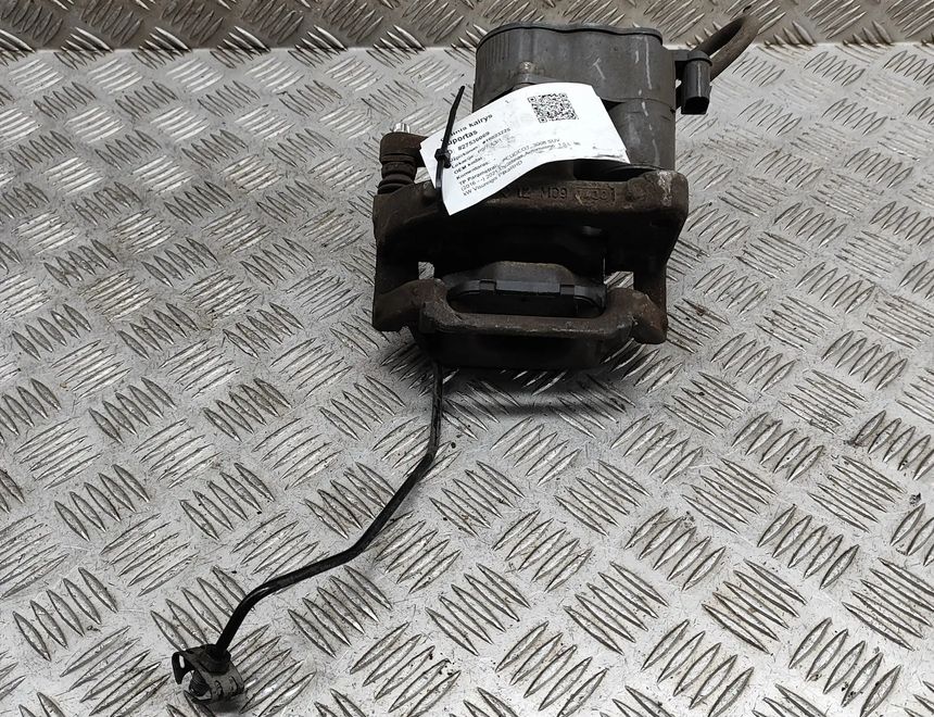 PEUGEOT 3008 2 generation (2017-2023) Ľavý zadný brzdový strmeň 9819060880 27536069