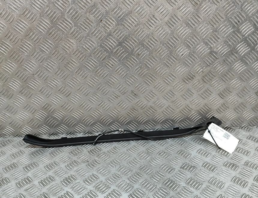 VOLKSWAGEN Touareg 2 generation (2010-2018)  Облицовка правой боковой двери задней двери 7P6827712 28138001