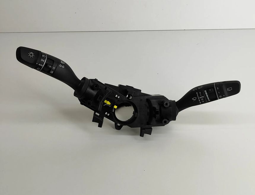 HYUNDAI Kona 1 generation (2017-2024) Stieračový prepínač 93404-J9860,3K53QR-1003 28355361