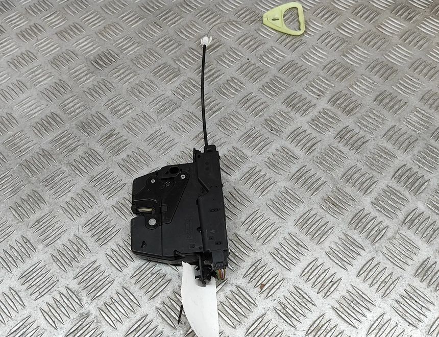 BMW 6 Series F06/F12/F13 (2010-2018) Zámok na piate dvere 9180641,163672-10,7191212 29483566