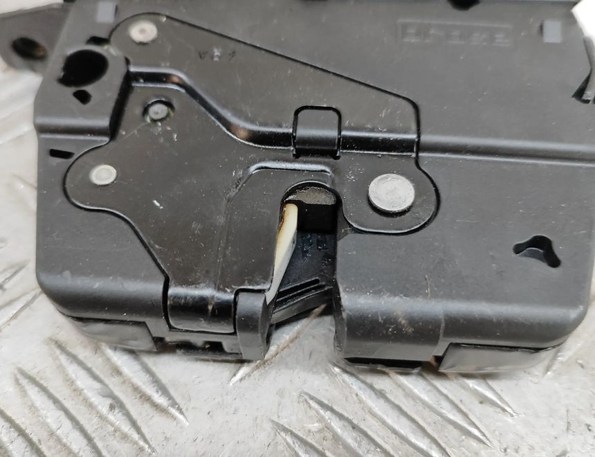 BMW 6 Series F06/F12/F13 (2010-2018) Zámok na piate dvere 9180641,163672-10,7191212 29483566