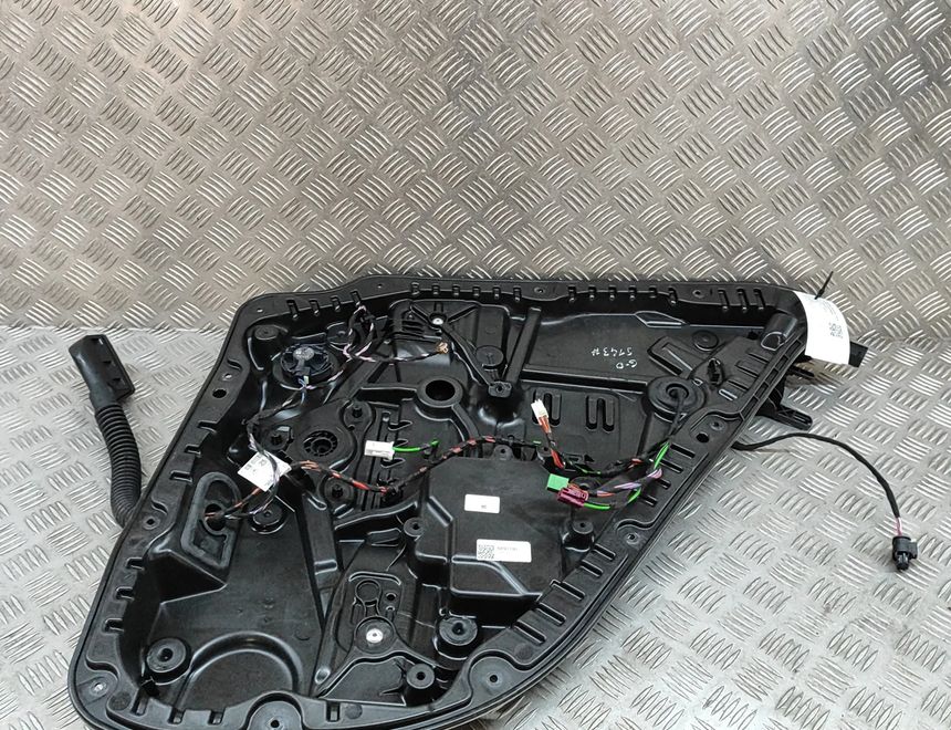 MERCEDES-BENZ GLE W167 (2019-2024) Стеклоподъемник задней правой двери A1679050800,A1677303101 29501022