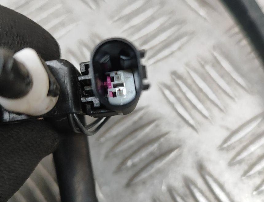 BMW X2 F39 (2017-2023) Tryska stierača 7429694 30293459