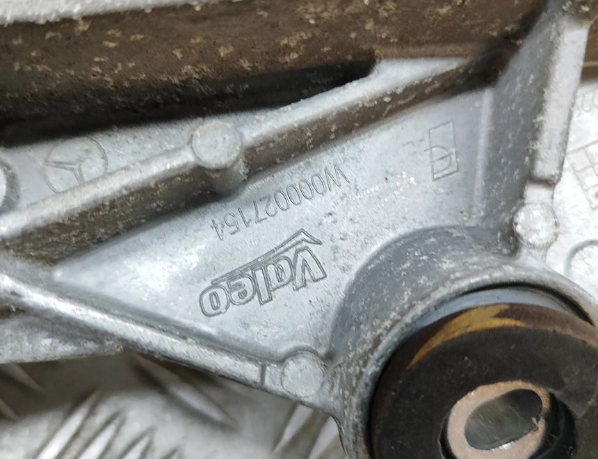 MERCEDES-BENZ CLA-Class C117 (2013-2016) Mechanizmus stierača predného čelného skla A1769061900,W000027119,A1768200140 30318030