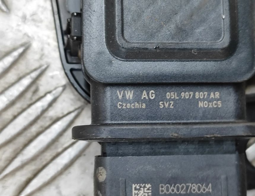 SKODA Karoq 1 generation (2017-2024) Lambda Oxygen Sensor 05L907807AR 30408101