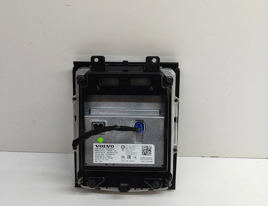 VOLVO XC60 2 generation (2017-2024) Navigation Display 32218885 30429617