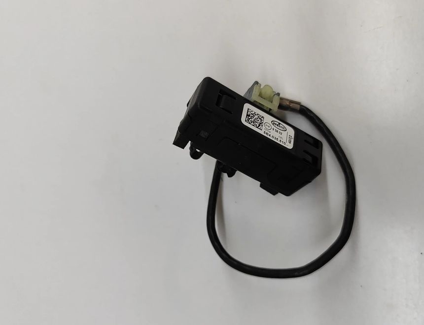 AUDI Q8 4M (2018-2024) Antenna 5B4035510 30492384