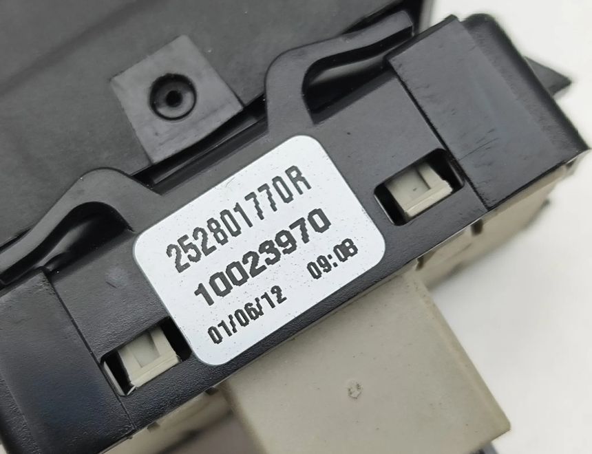 RENAULT Zoe 1 generation (2012-2023) Переключатель кнопок 252801770R 31466406