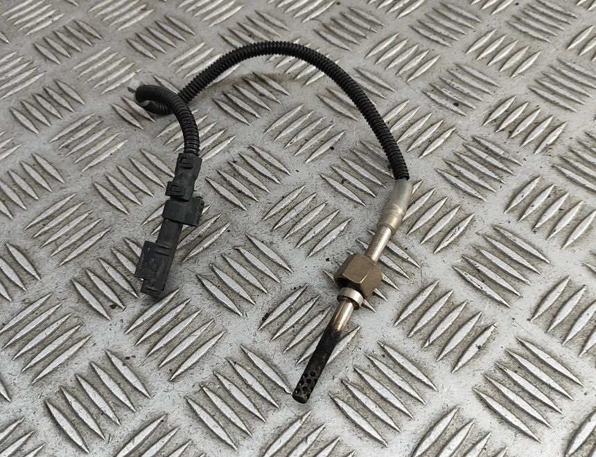 MERCEDES-BENZ C-Class W205/S205/C205 (2014-2023) Exhaust gas temperature sensor A0009055202 31557969
