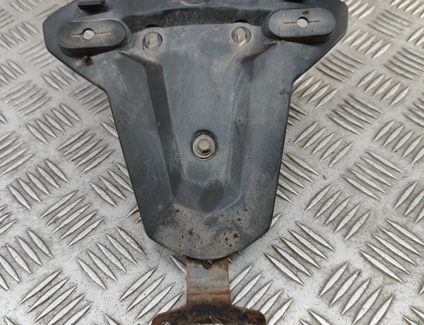 TRIUMPH TIGER Задний обтекатель внутреннего обтекателя 31648595