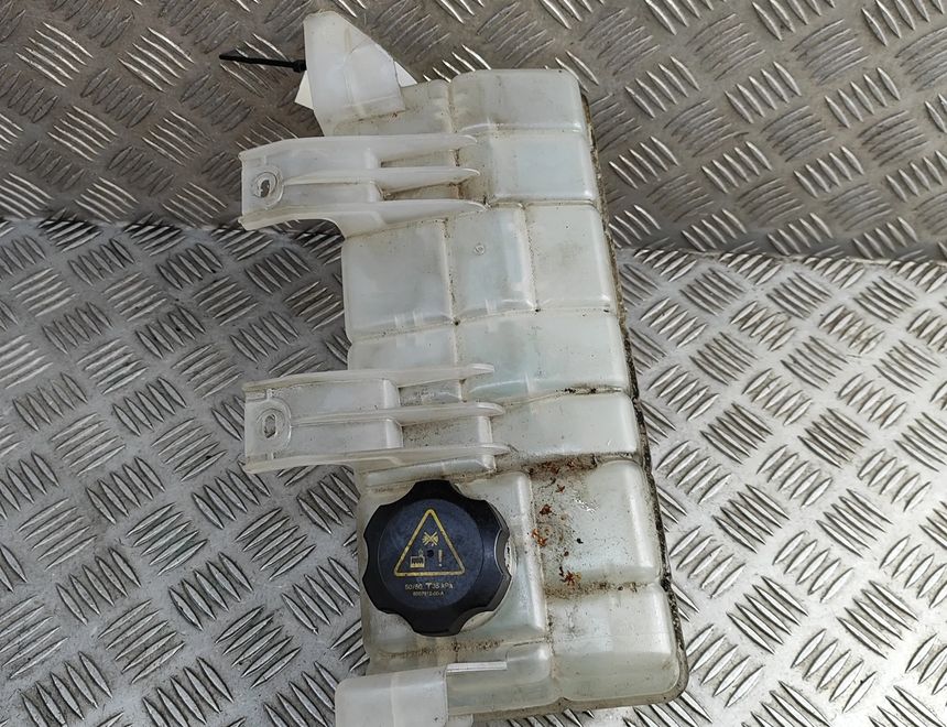 TESLA Model X 1 generation (2015-2024) Расширительный бак 1036124-00-D 31670102