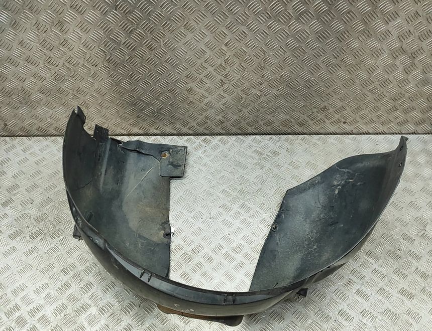 VOLVO V50 1 generation (2003-2012) Pravý predný vnútorný blatníkový podklad 30678144 31944353