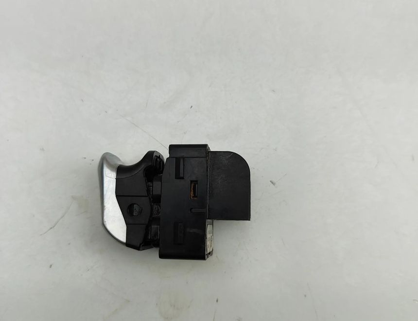 AUDI Q2 1 generation (2016-2024) Ovládače okien ľavých zadných dverí 8V0959855C 31952196