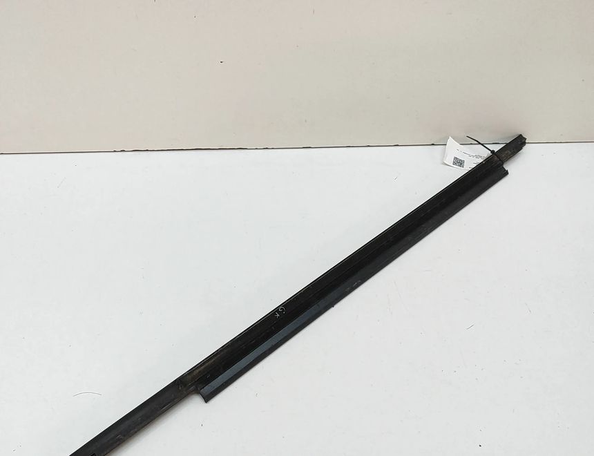 AUDI Q5 8R (2008-2017) Стеклоуплотнитель задней левой двери 8R0853763F 32029058