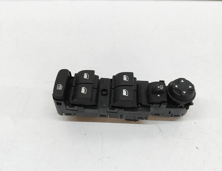PEUGEOT 2008 2 generation (2019-2023) Front Right Door Window Switch 98421760ZD 32078481