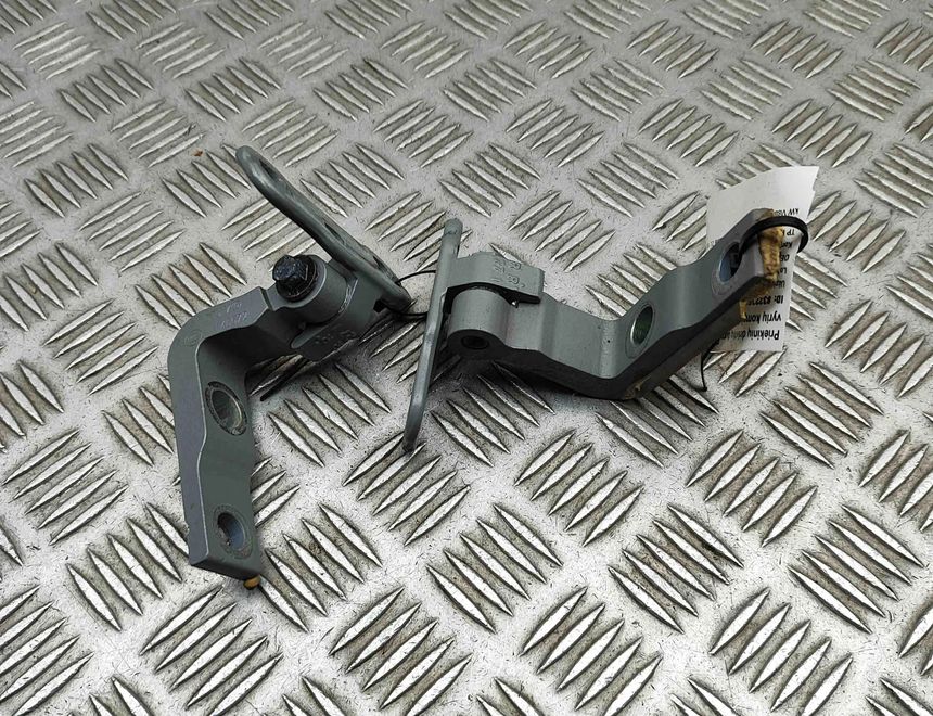 VOLVO XC60 2 generation (2017-2024) Комплект петель правой передней двери 31424608,31371553 32236378