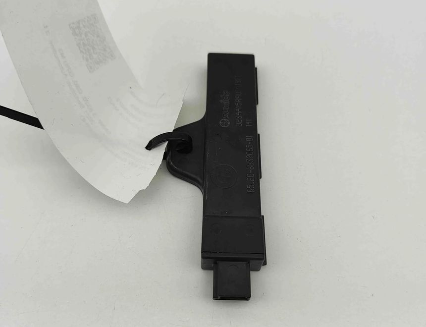 BMW M3 G80 (2020-2023) Keyless Entry Antenna 6832065 32552589