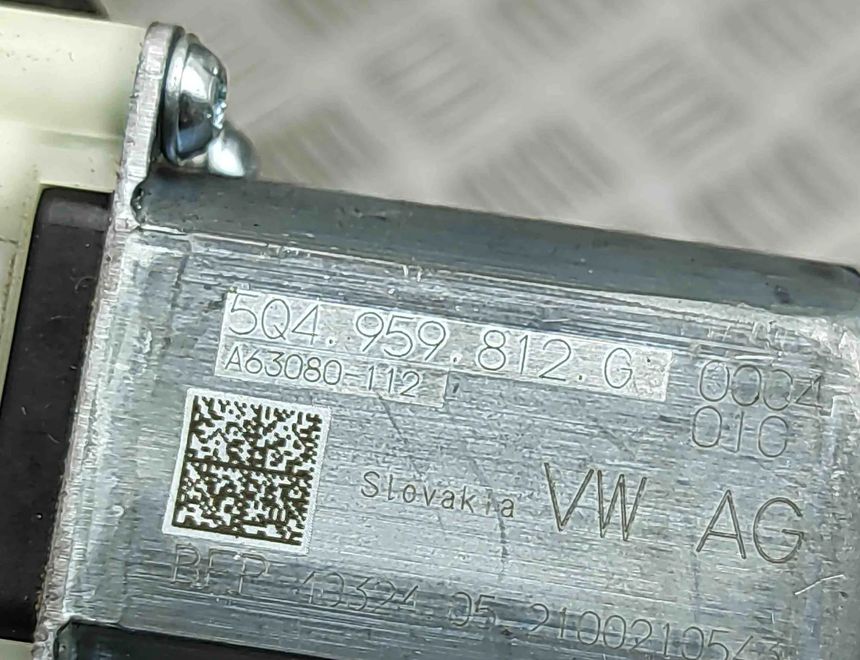 SKODA Enyaq 1 generation (2020-2023) Моторчик стеклоподъемника задней левой двери 5Q4959812G 32552765