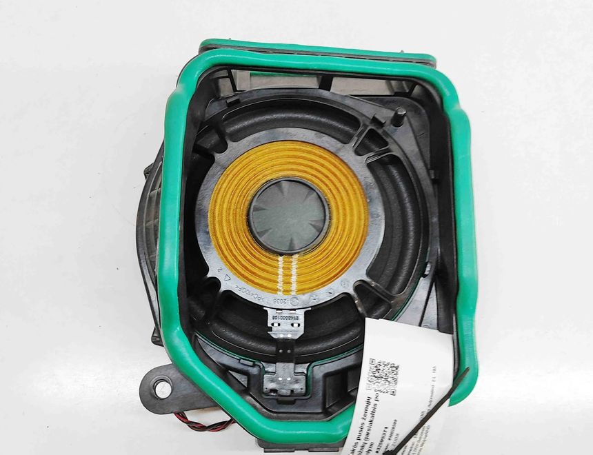 BMW 5 Series G30/G31 (2016-2023) Низкочастотный динамик с левой стороны 6801075 32595371