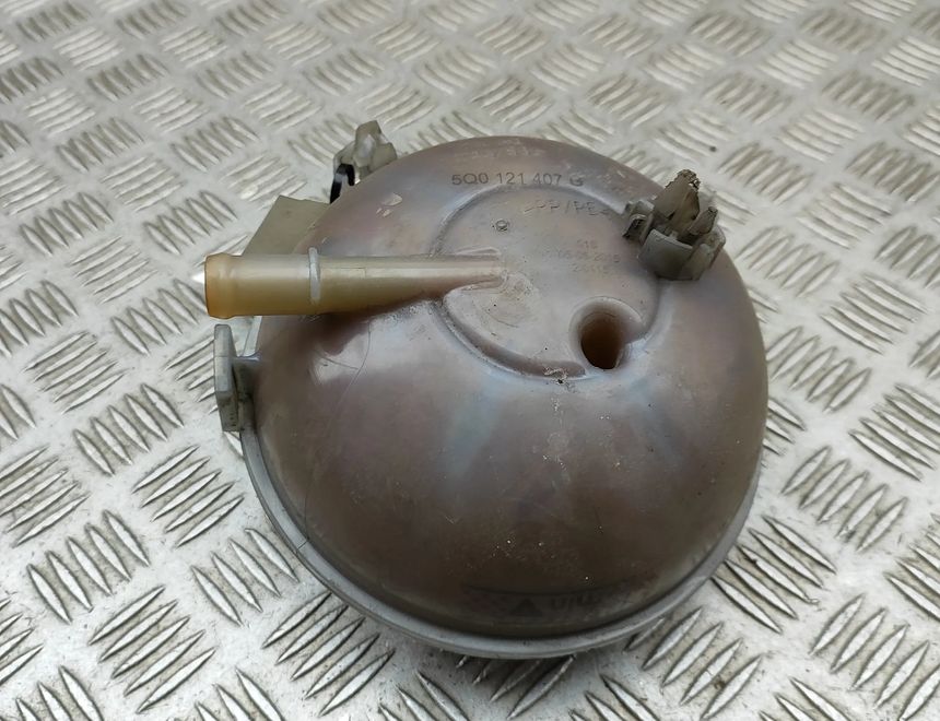 VOLKSWAGEN Passat B8 (2014-2023) Expanzná nádrž 5Q0121407G 32751164