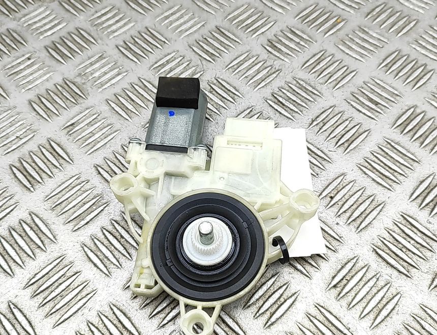 BMW 3 Series G20/G21/G28 (2018-2024) Motor regulátora okna ľavých predných dverí 8495865 32954248