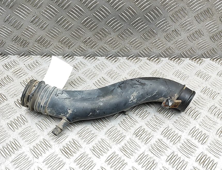 PORSCHE Cayenne 955 (2002-2010) Pravá strana hadice medzichladiča 7L5145958B 33014873