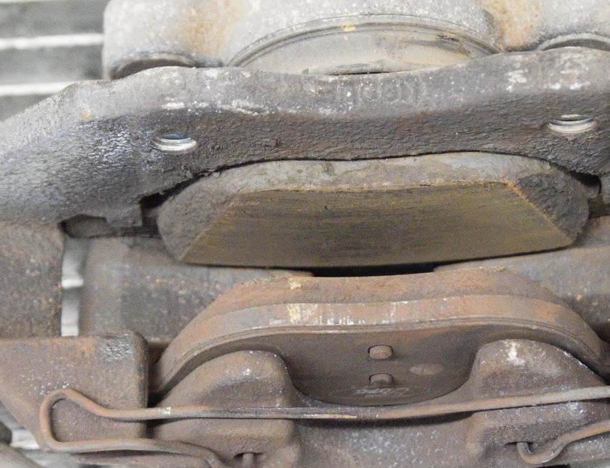 FORD EcoSport 2 generation (2013-2024) Ľavý predný brzdový strmeň 4122105